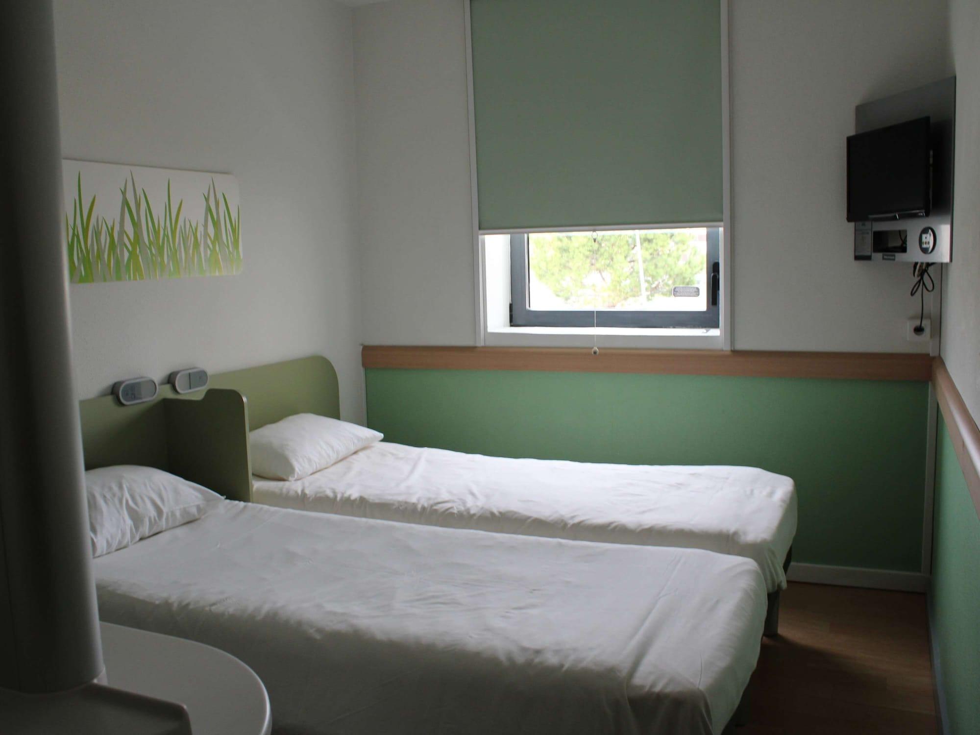 Ibis Budget Toulouse Aeroport Blagnac Bagian luar foto