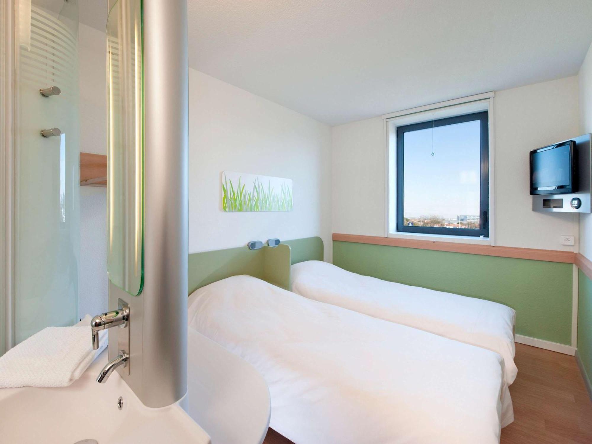 Ibis Budget Toulouse Aeroport Blagnac Bagian luar foto