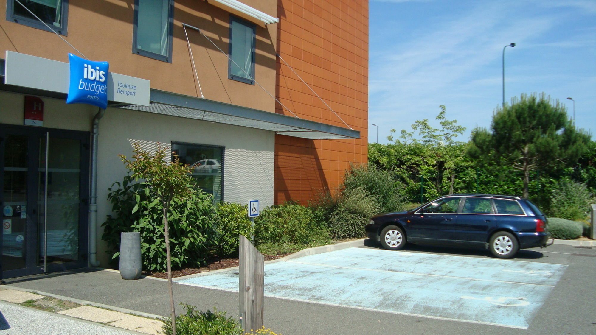Ibis Budget Toulouse Aeroport Blagnac Bagian luar foto